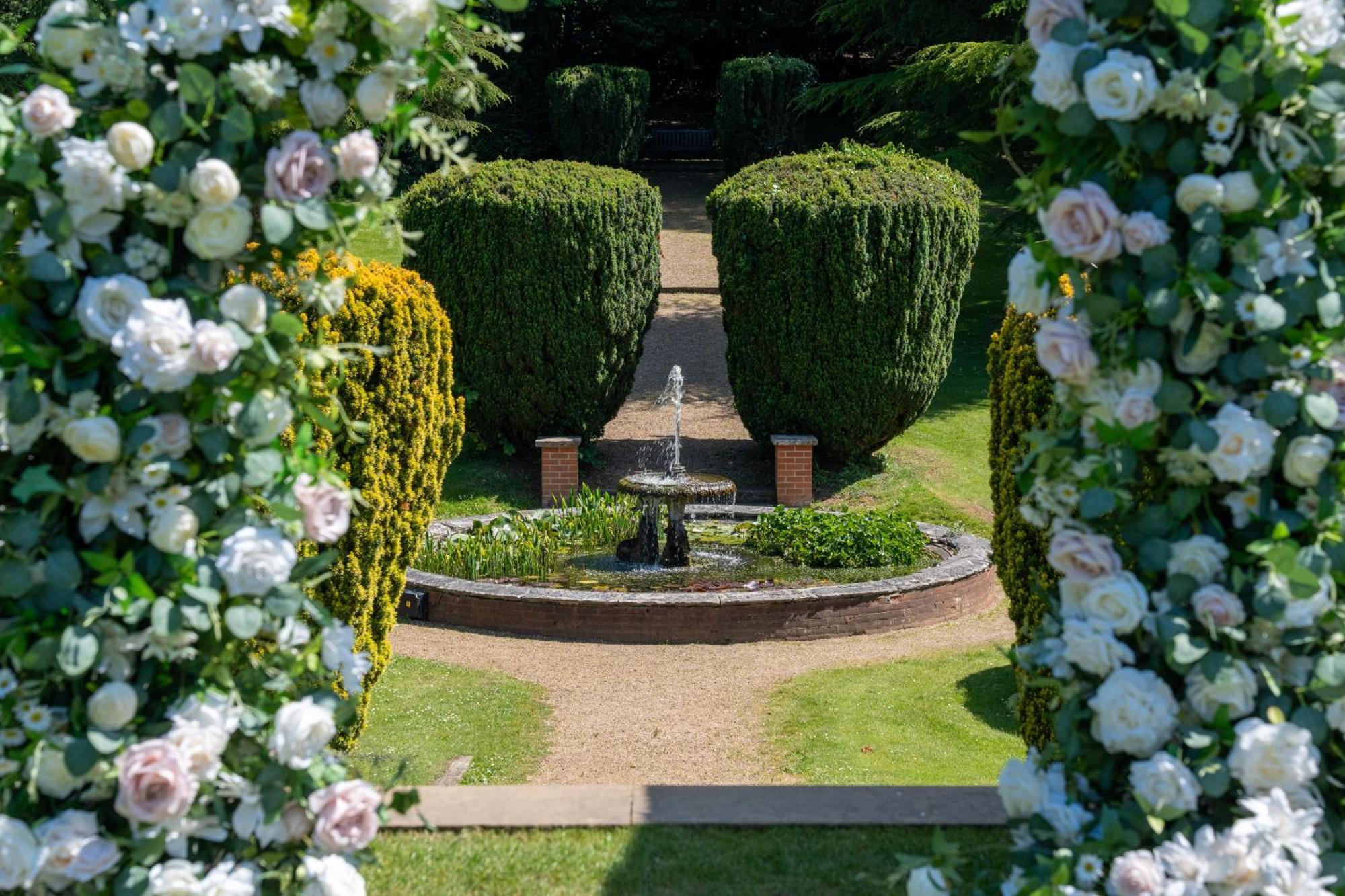 Hunton Park Hotel Kings Langley Exterior photo